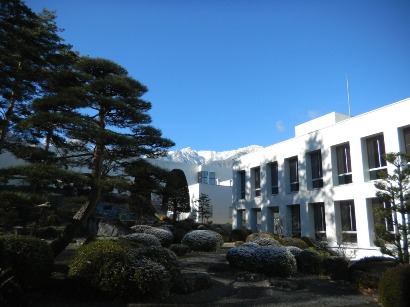 建物奥がアルプスです
