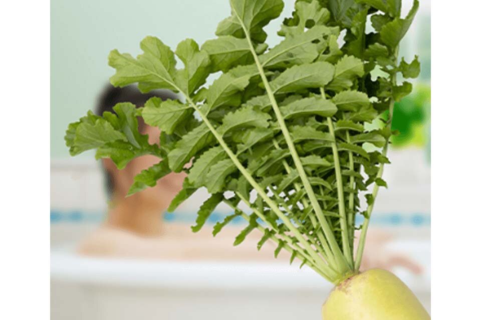 手づくり薬湯「大根風呂」で温まる