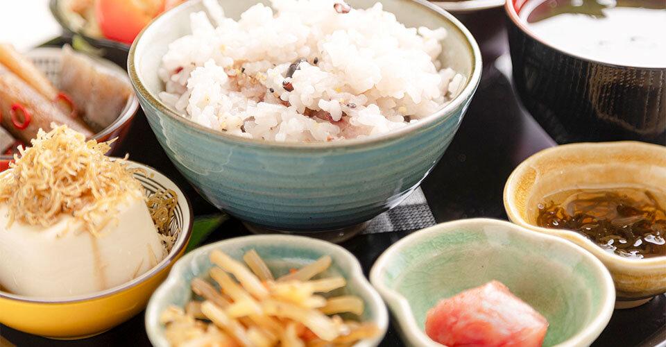 肝臓に良い食べ物・飲み物とは？おすすめ食材と簡単レシピを紹介
