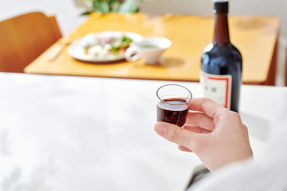 体の内側から温める「薬用養命酒」で冷え症（冷え症）を改善