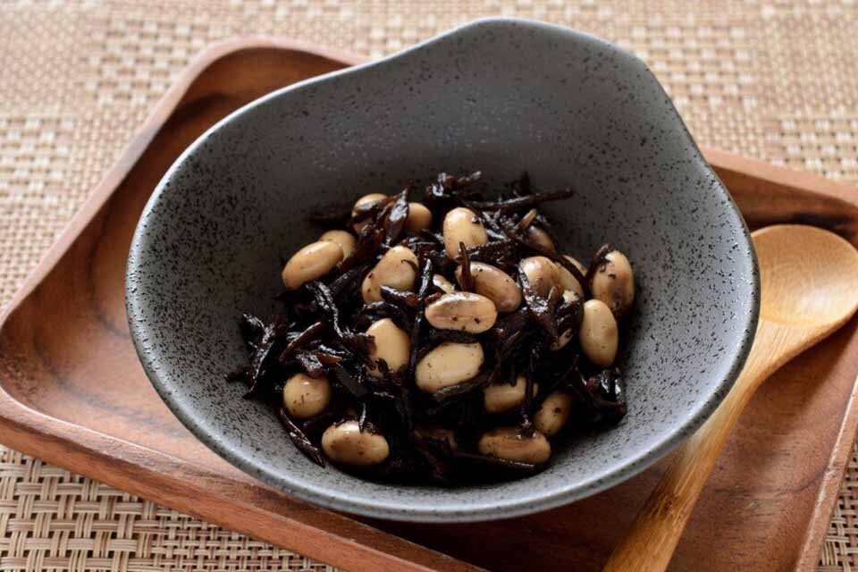 豆類・海藻類で食事からも水分調整