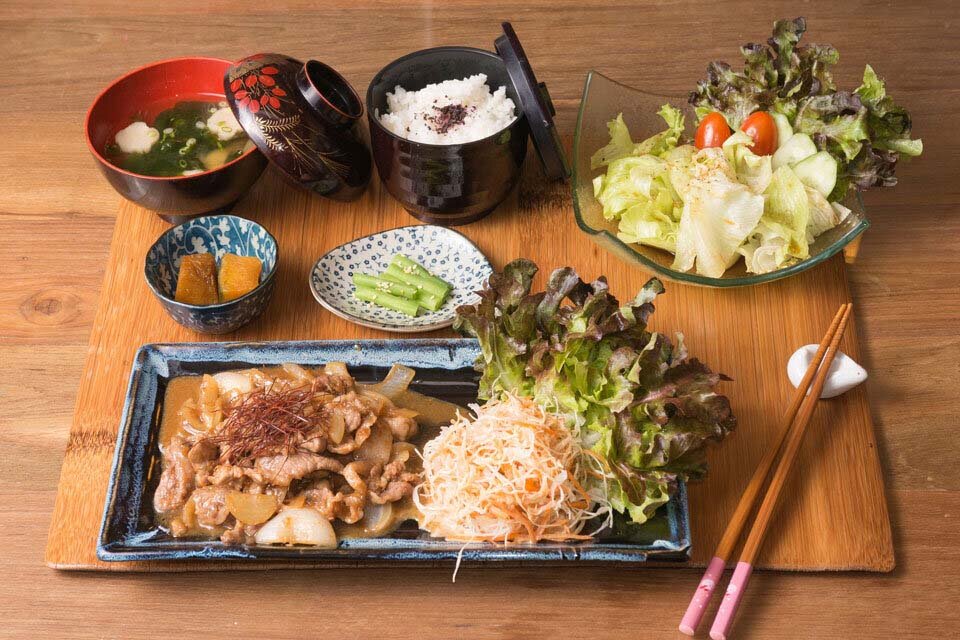 生理前 眠気 ランチ