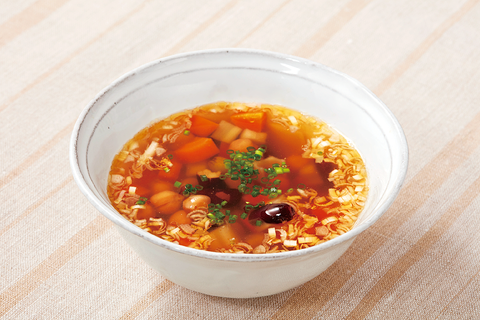 たっぷり豆と根菜の中華風スープ