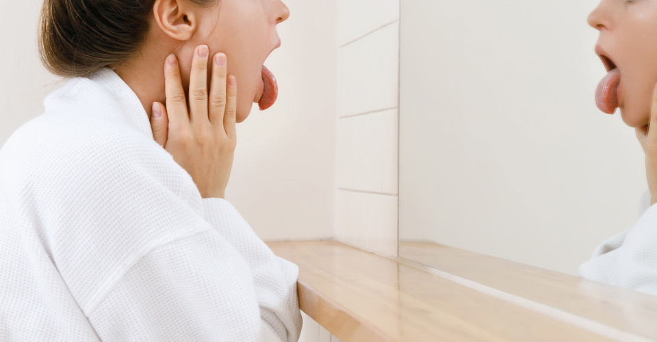 あなたの健康状態は大丈夫？舌の色でわかる体の不調と改善方法