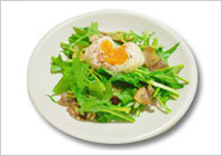 水菜と豚肉のぺペロンチーノ風 温泉玉子のせ