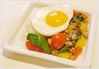 タイ風鶏ミンチのバジル炒め