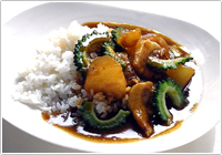 豚肉・ゴーヤ・冬瓜のオキナワ南国カレー