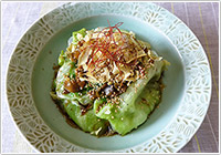 ゆでレタスの黒酢ソースがけ