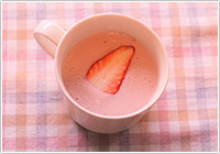 いちごのホット酒粕スムージー