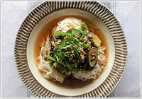 ピーマンとナスの肉味噌そうめん