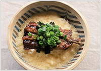 いわしの蒲焼きのせとろろ丼