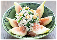 イチジクと春菊のクルミ白和え