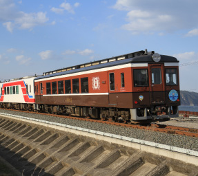 こたつ列車風景