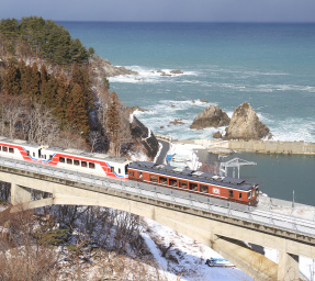 こたつ列車風景